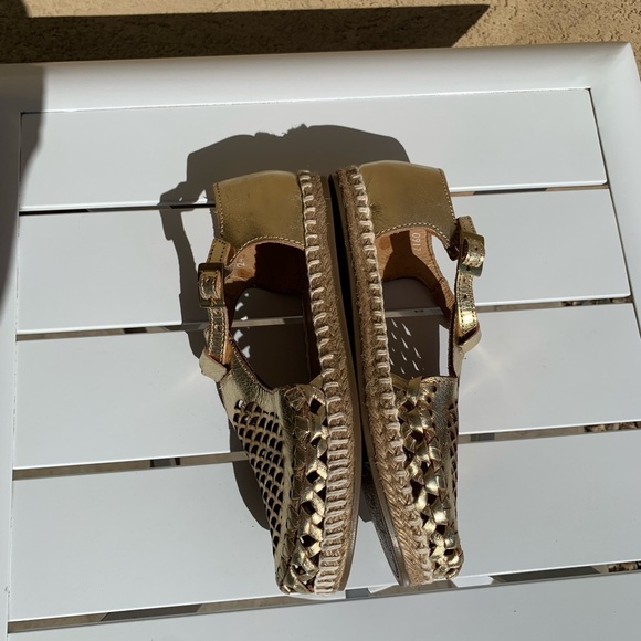 D’Arte Huarache metallic gold perforated espadrilles shoes size 24, US size 7 - Picture 13 of 16